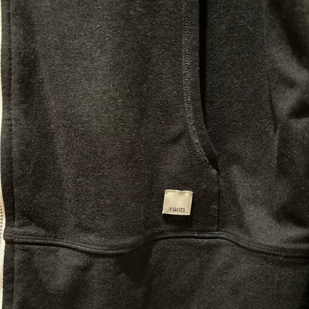 Vuori Halo Performance Hoodie 2.0 - Picture 7 of 7